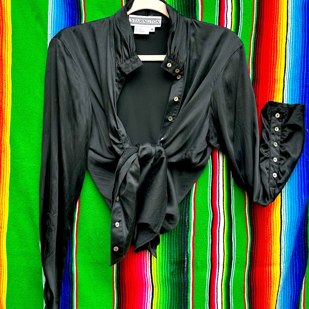 STARINGTON VINTAGE 💯 SILK TOP SZ 10 MINT COND. ~ BUTTONS HAVE ABALONE PEARL VIBE